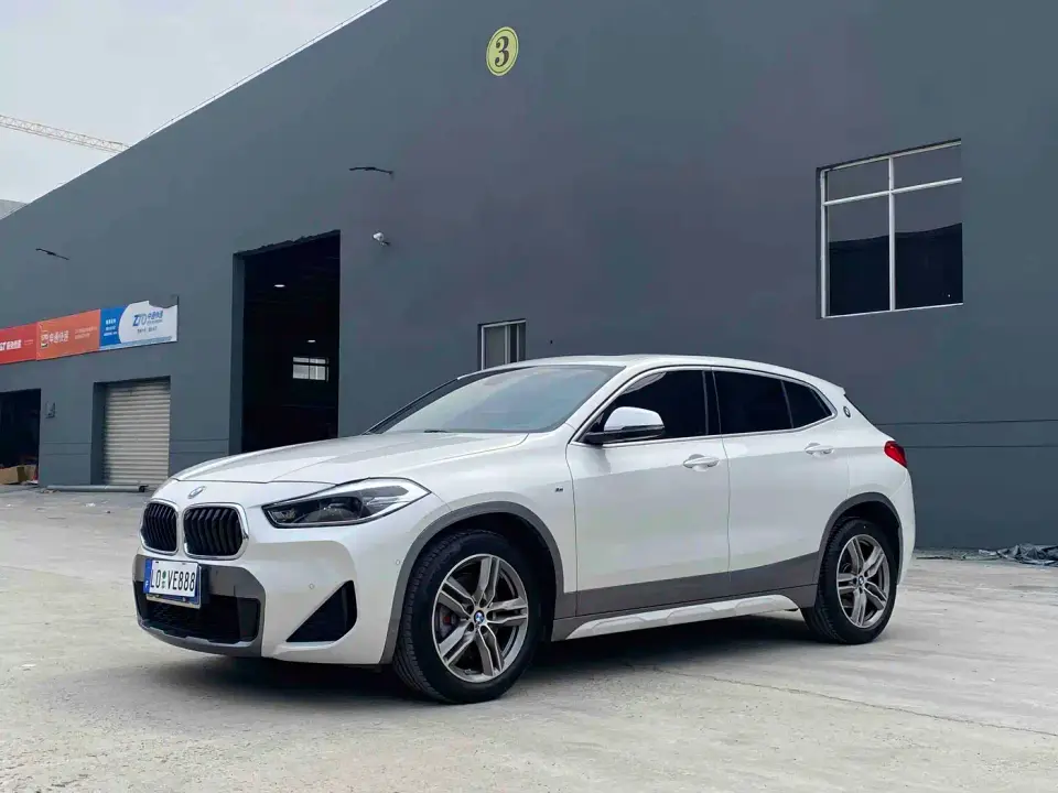 BMW X2 sDrive25i Leading M Off-Road Package 2020