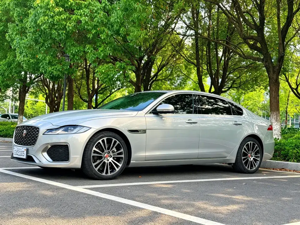 Jaguar XFL 2.0T P250 2WD Premium Luxury 2025