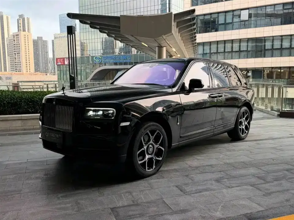 Rolls-Royce Cullinan Black Badge 2024