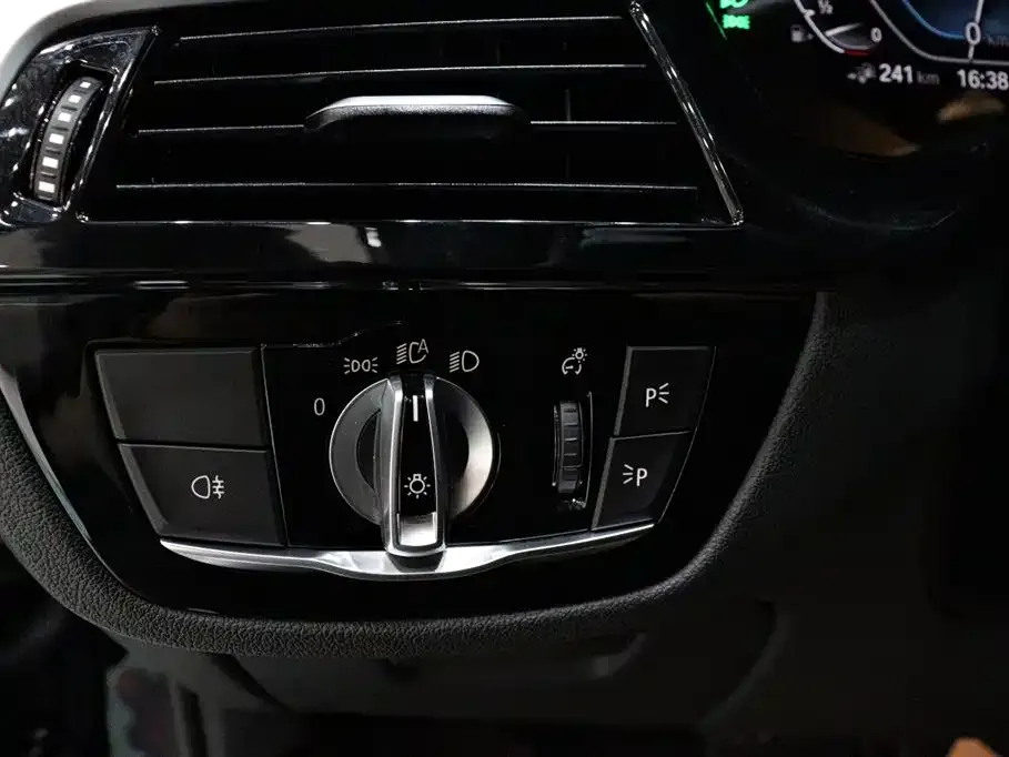 BMW 5 Series New Energy 535Le M Sport Package 2023 — фото 17