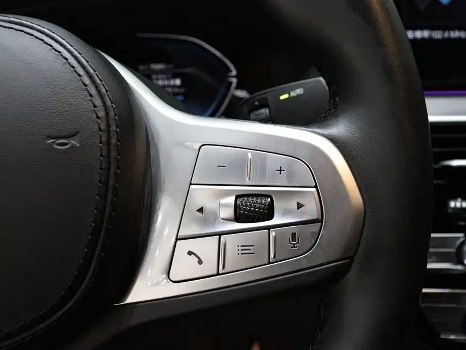 BMW 5 Series New Energy 535Le M Sport Package 2023 — фото 14