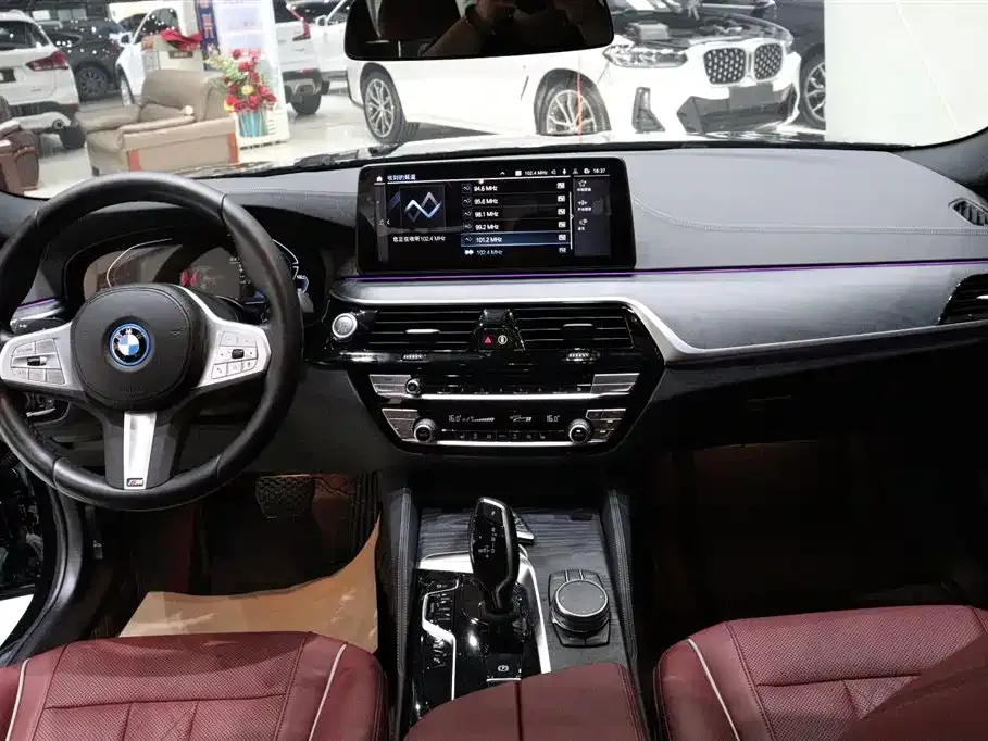 BMW 5 Series New Energy 535Le M Sport Package 2023 — фото 9