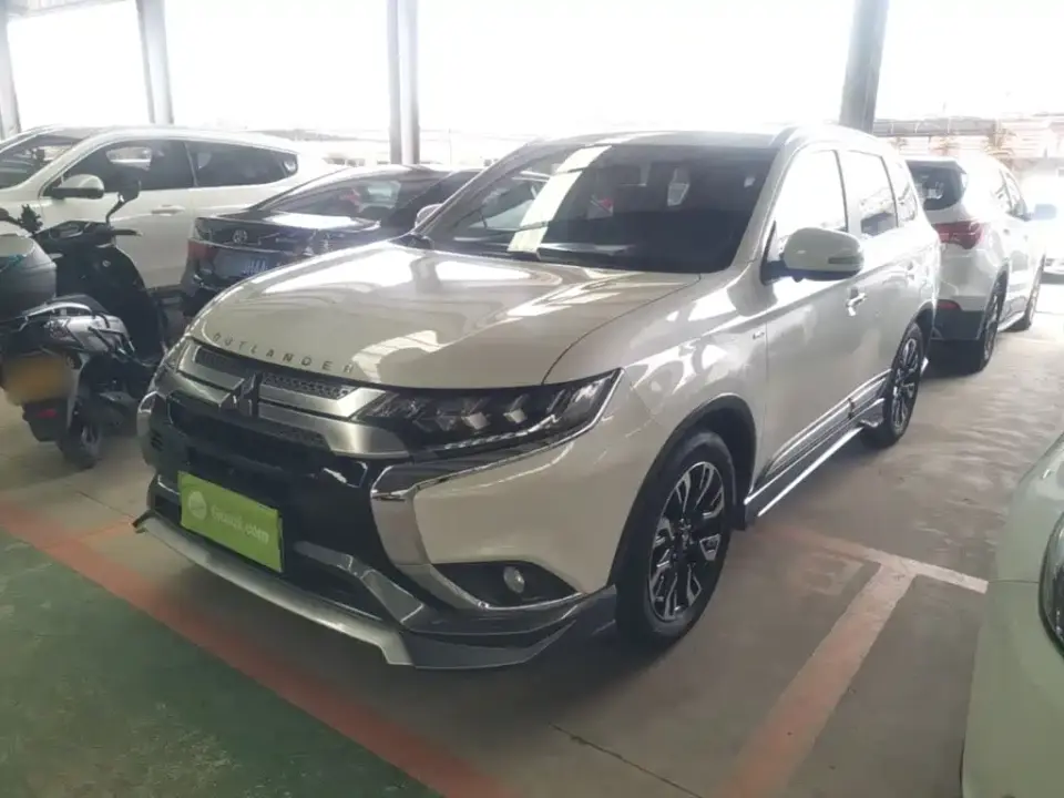 Mitsubishi Outlander 2.4L 4WD Luxury 5-seater 2020