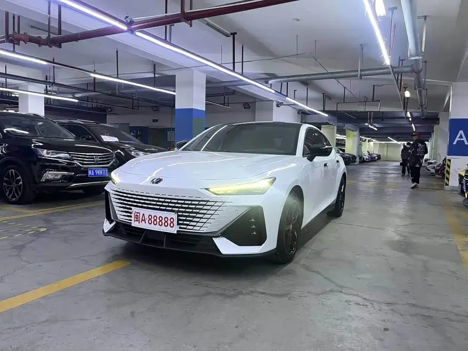 Changan UNI-V 1.5T Premium Model 2022