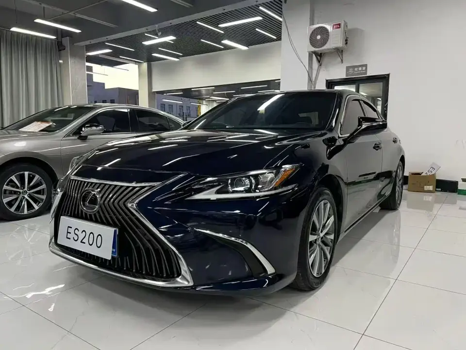 Lexus ES 200 Excellence 2021