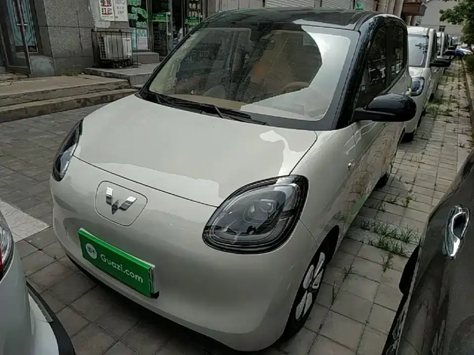 Wuling Motors Hongguang MINIEV 4-Door Advanced 2025