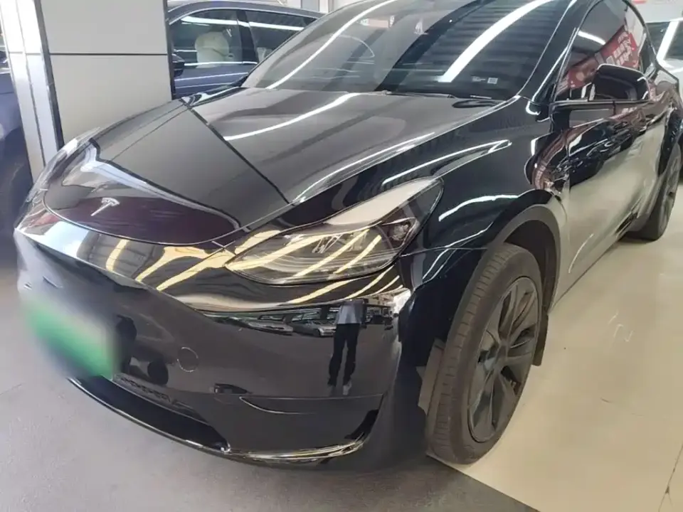 Tesla Model Y Rear-Wheel Drive Version 2024