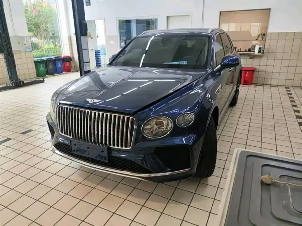 Bentley Bentayga 4.0T V8 2025