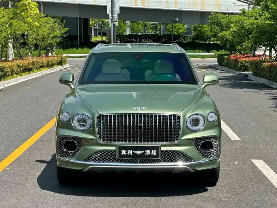 Bentley Bentayga 4.0T V8 Long Wheelbase Elegance Edition 2023