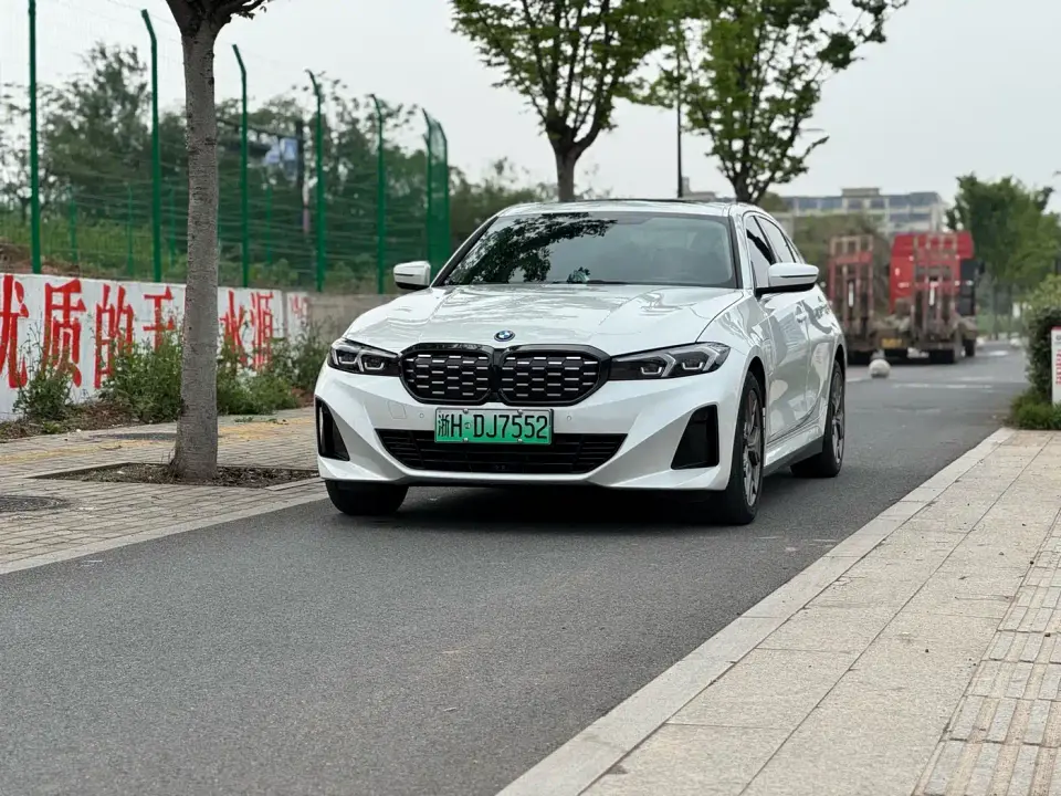 BMW i3 eDrive 35 L 2023