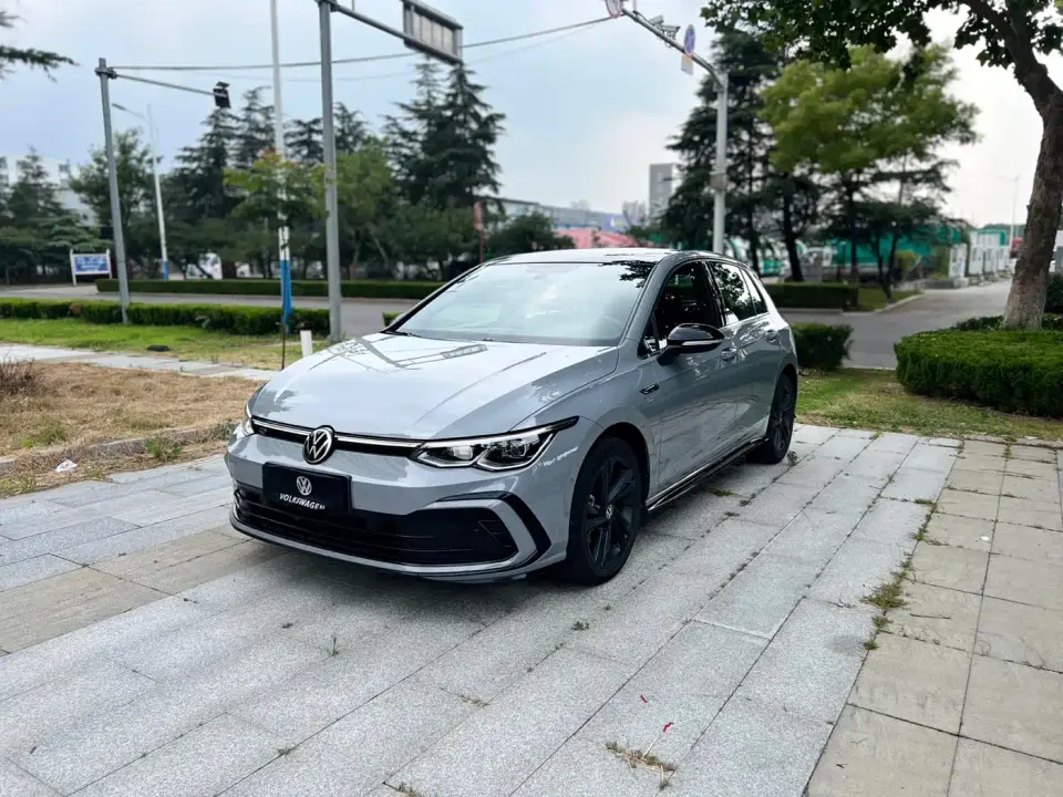 Volkswagen Golf Model 280TSI DSG R-Line 2023
