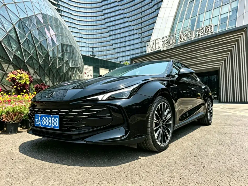 MG MG7 2.0T Automatic Hunting Beauty Premium Edition 2023