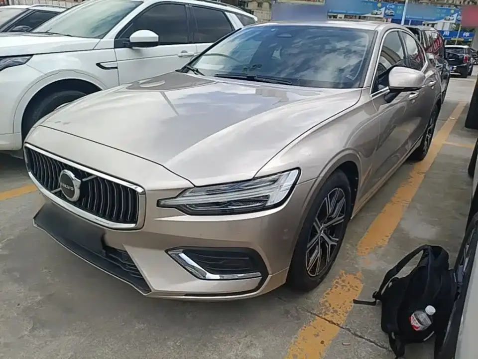 Volvo S60 B4 Smart Comfort Luxury Edition 2022