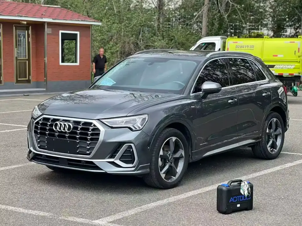 Audi Q3 35 TFSI Fashion Dynamic (1.4T) 2023
