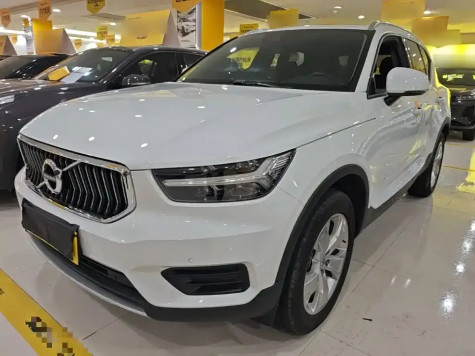 Volvo XC40 Model T4 AWD Smart Drive Fashion Edition 2020