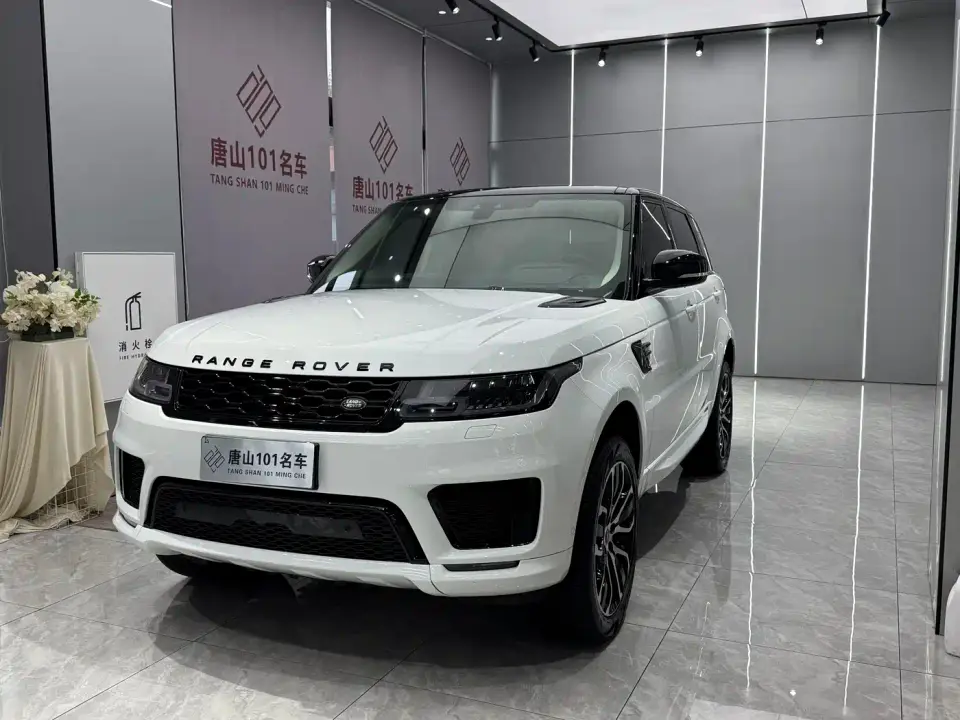 Land Rover Range Rover Sport 3.0 L6 Gloss Black Edition 2022