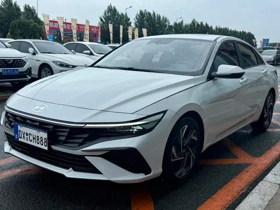 Hyundai Elantra Model 1.5L CVT LUX Premium Edition 2023
