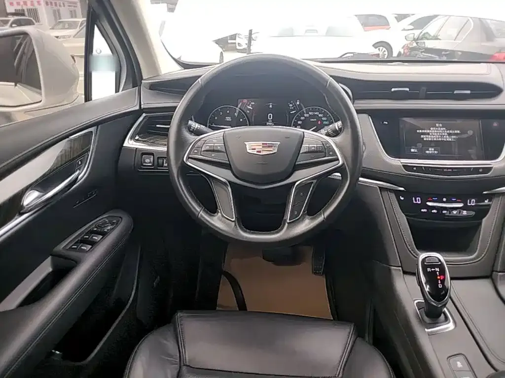 Cadillac XT5 25T Luxury 2019 — фото 11