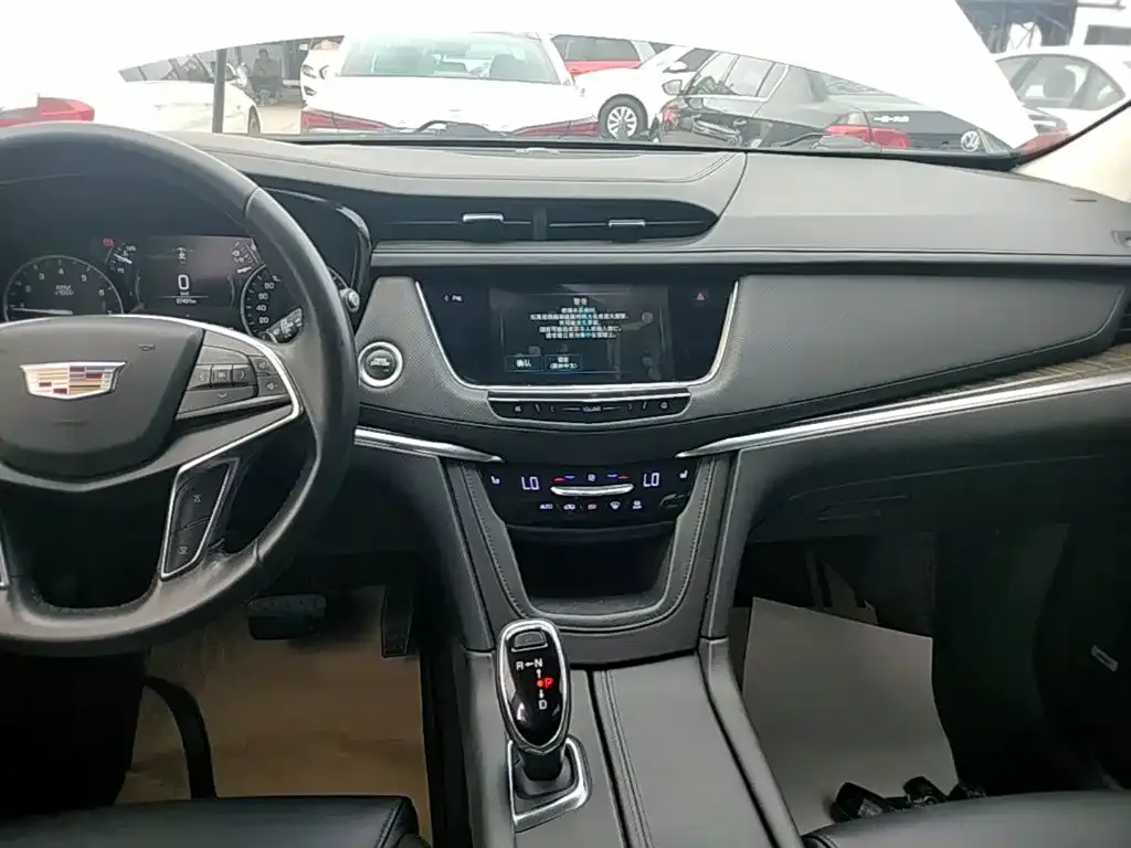 Cadillac XT5 25T Luxury 2019 — фото 13
