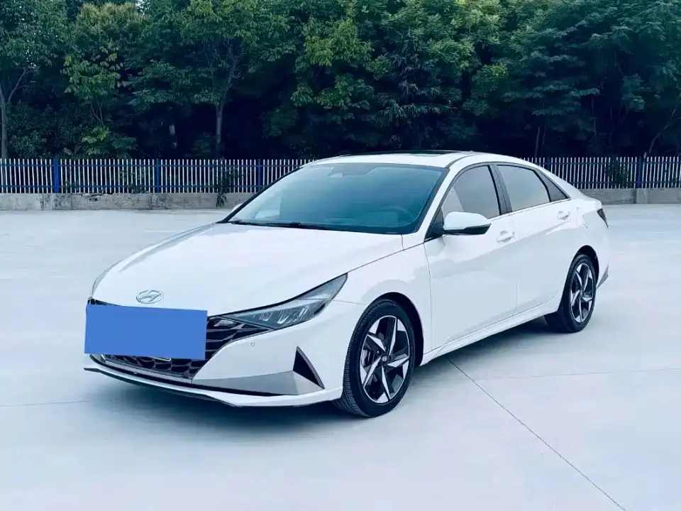 Hyundai Elantra 1.5L CVT LUX Premium Edition 2023