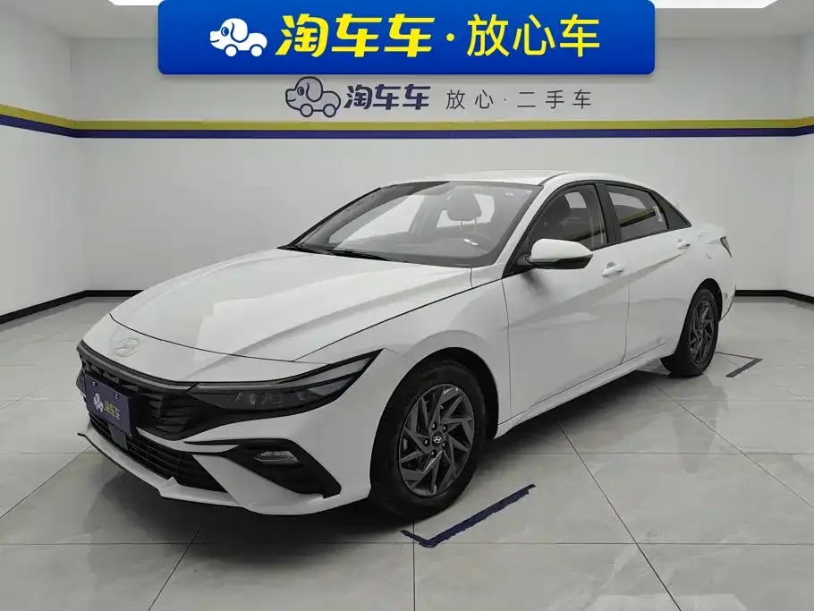 Hyundai Elantra 1.5L CVT GLS Premium 2024