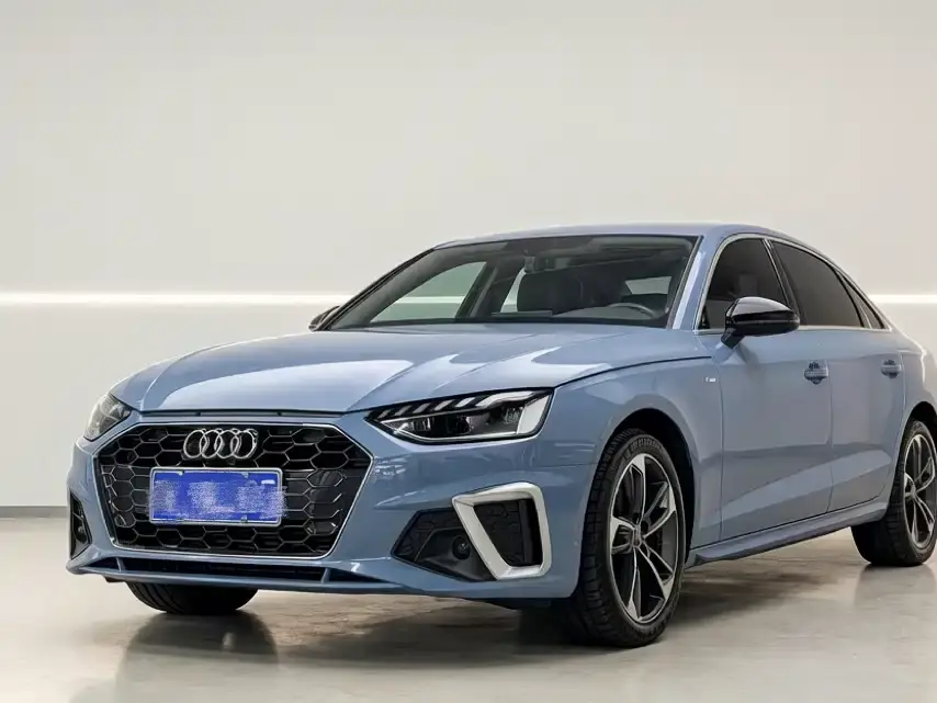 Audi A4L 40 TFSI Luxury Dynamic 2022