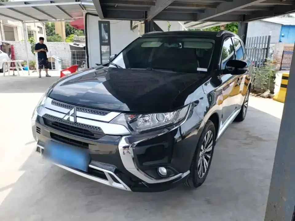 Mitsubishi Outlander 2.0L 2WD Premium 5-seater 2021