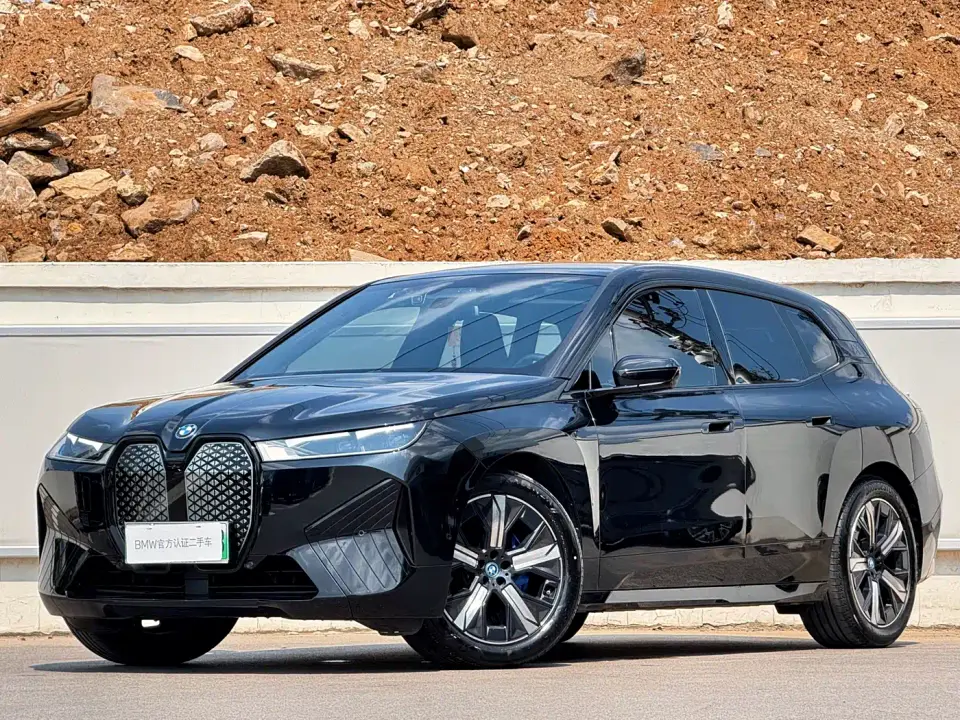 BMW iX Facelift xDrive40 2025