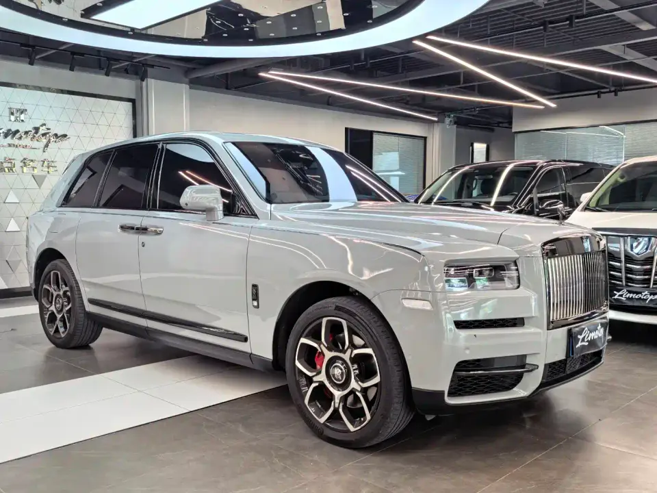 Rolls-Royce Cullinan Black Badge 2021