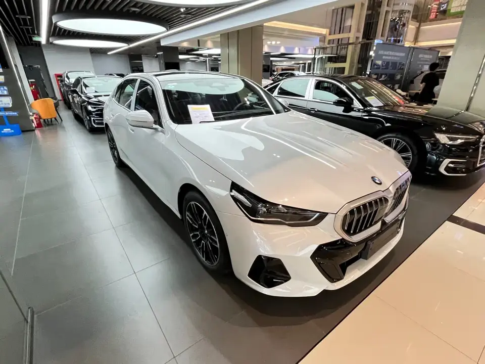BMW 5 Series 525Li M Sport Package 2026