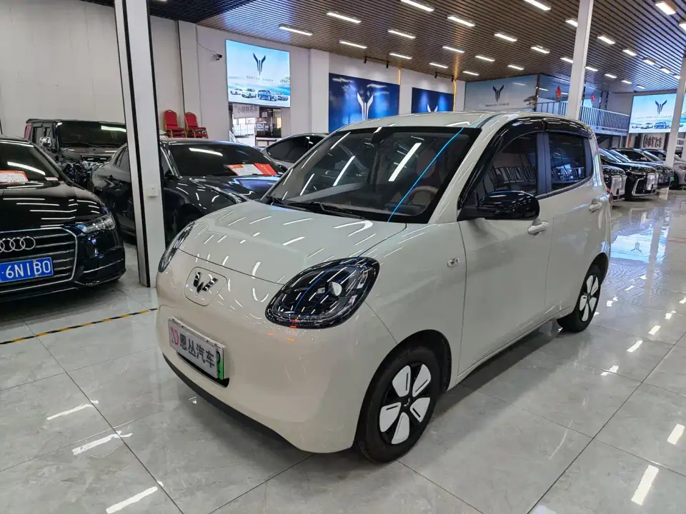 Wuling Motors Hongguang MINIEV 4-Door Premium Edition 2024