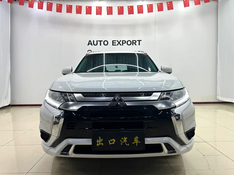 Mitsubishi Outlander 2.0L 2WD Smooth Ride Version 5-Seater 2022