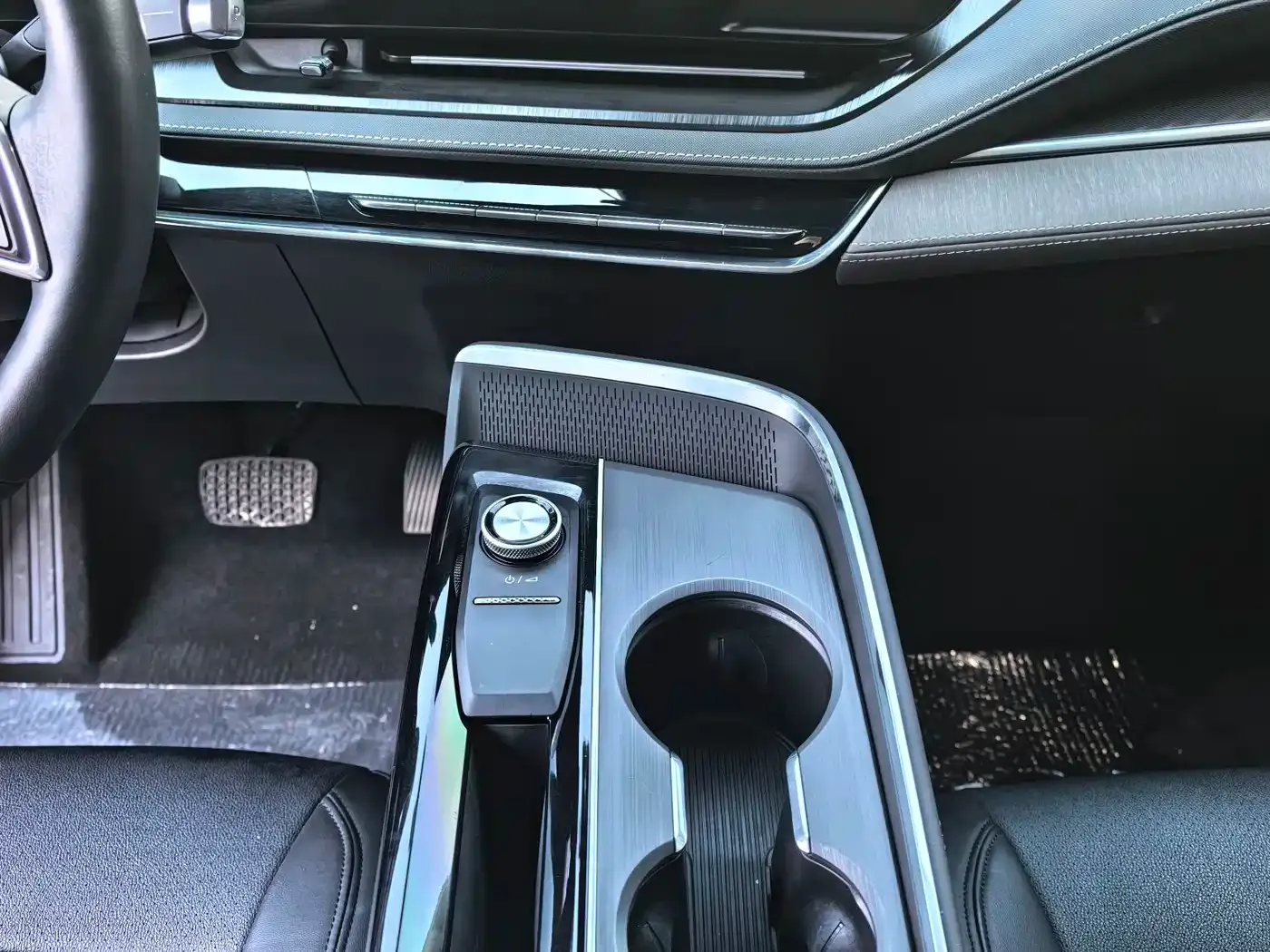 Buick E5 Pioneer Pro Edition 2025 — фото 10