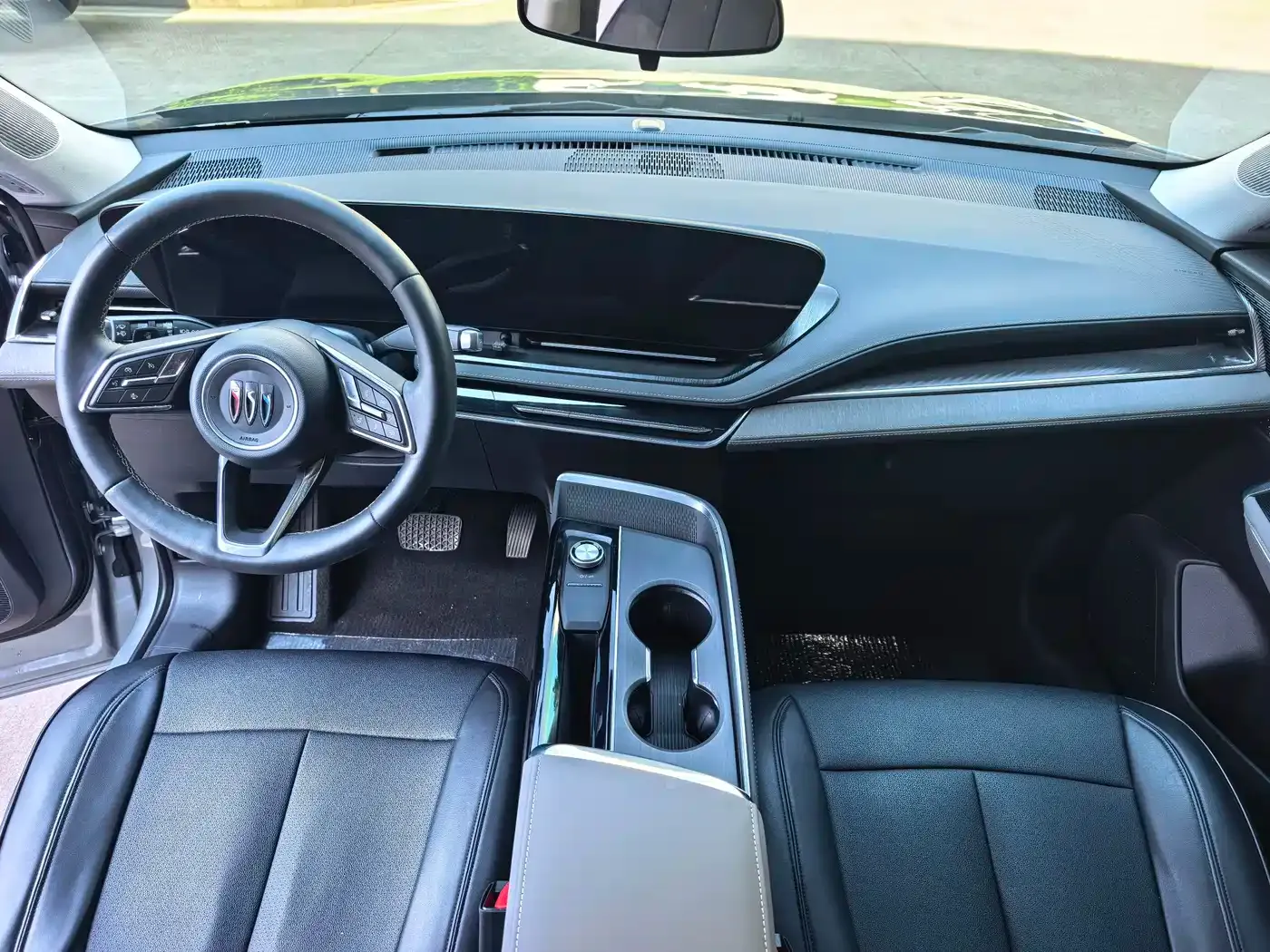 Buick E5 Pioneer Pro Edition 2025 — фото 7