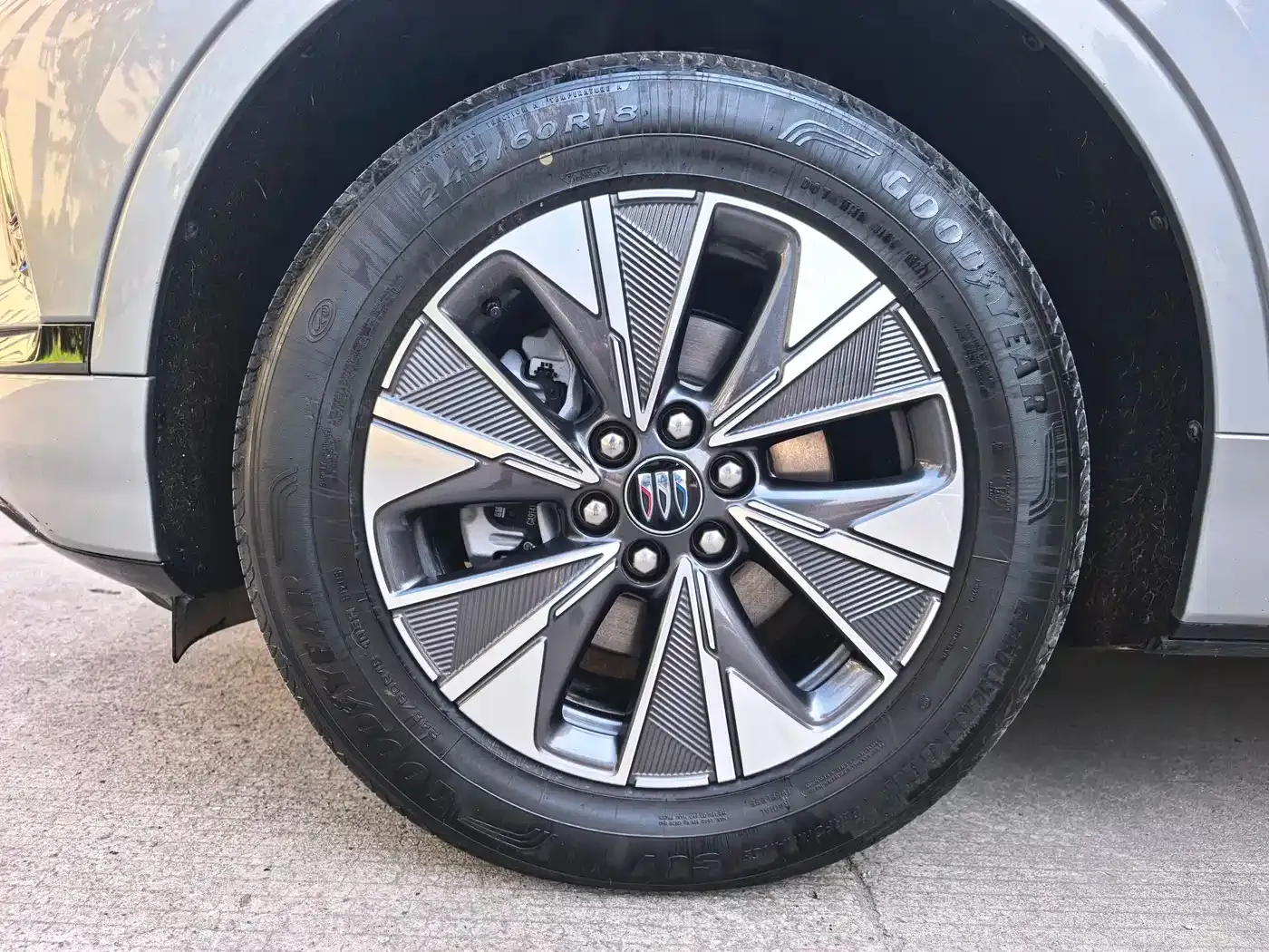 Buick E5 Pioneer Pro Edition 2025 — фото 22