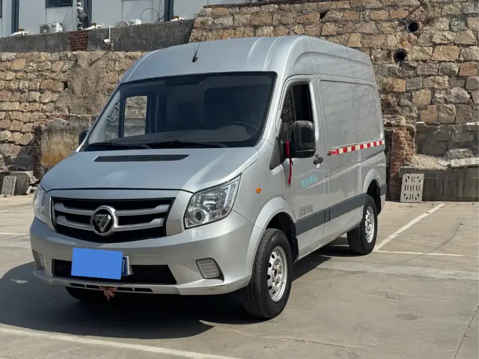 Foton Tuyano Model 2.8T Short Wheelbase Medium Roof Van 3-Seater China V IF2.8NS6B177L 2020