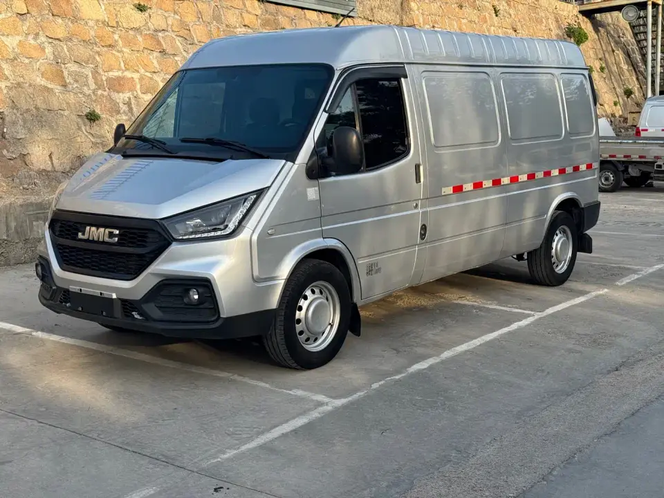 Jiangling Tesun Model 2.8T Space King Taurus Edition Long Wheelbase Medium-High Roof Single Rear Tire 3-Seater Diesel China VI JX493 2023
