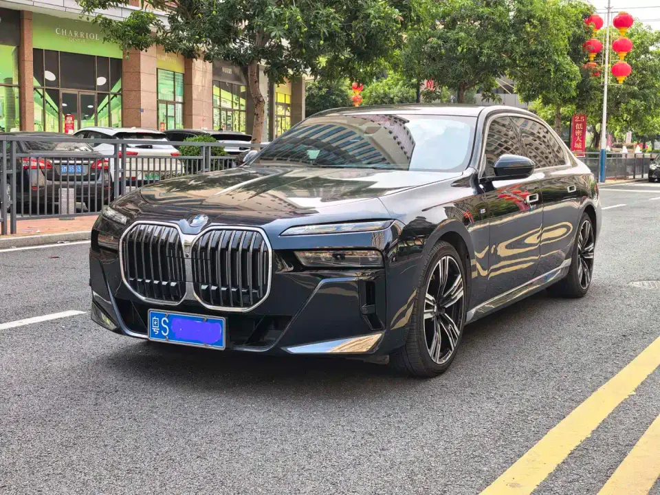 BMW 7 Series Model 740Li Leading M Sport Package 2023