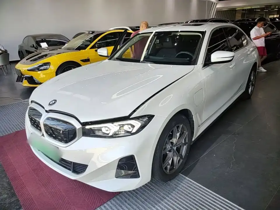 BMW i3 eDrive 35 L 2023