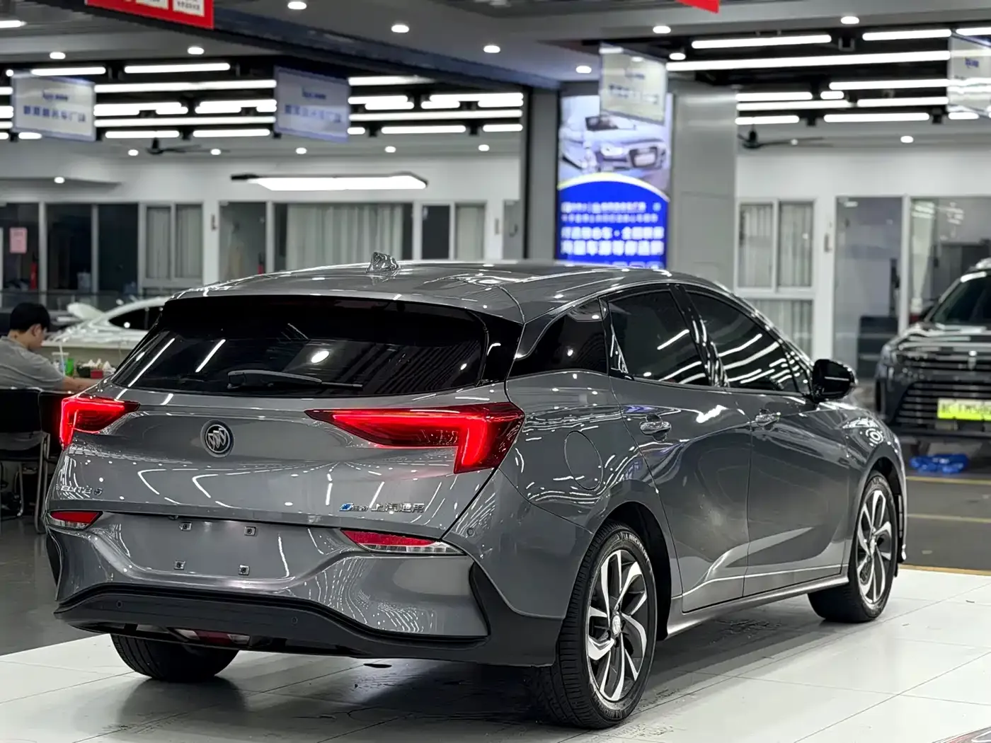 Buick Velite 6 Plug-in Hybrid Connected Smart Edition 2021 — фото 6
