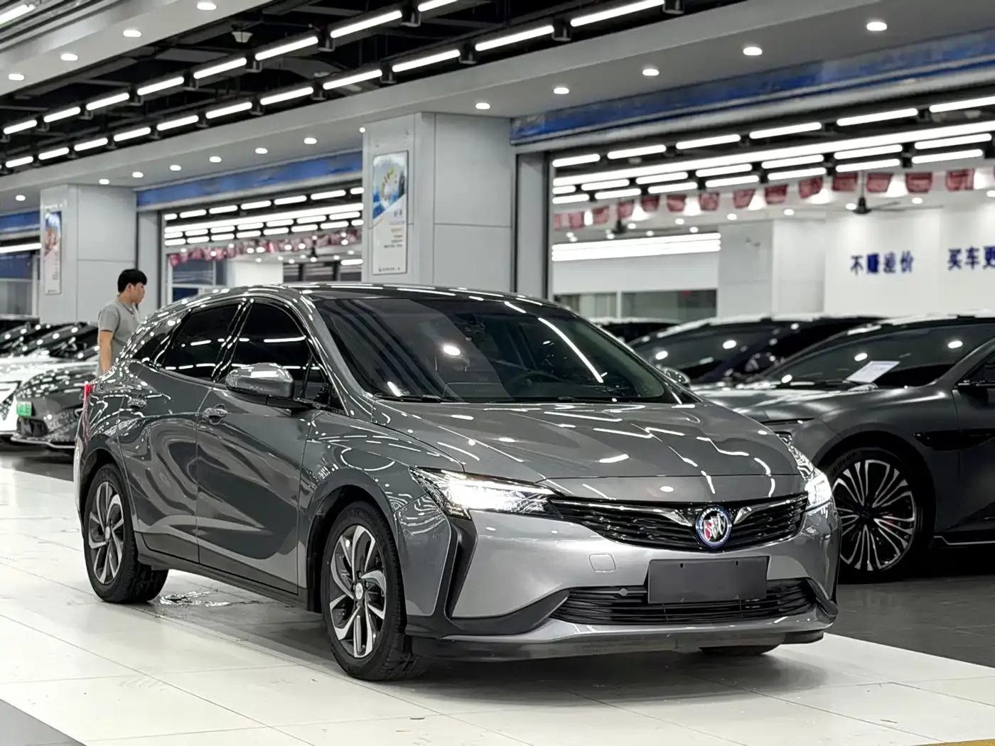 Buick Velite 6 Plug-in Hybrid Connected Smart Edition 2021 — фото 3
