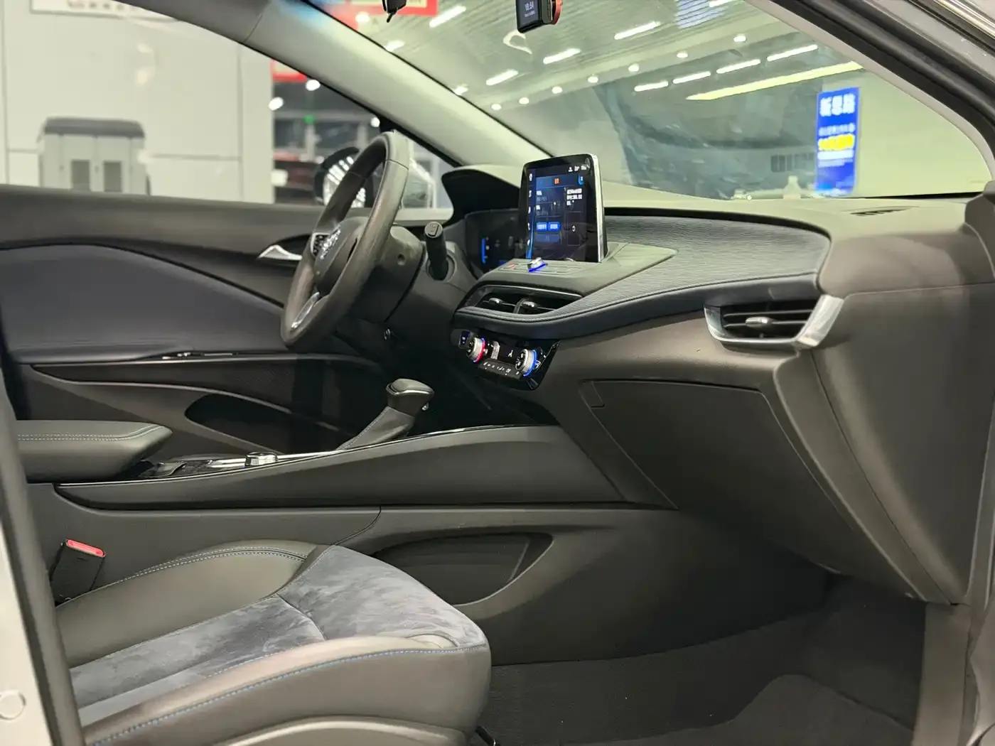 Buick Velite 6 Plug-in Hybrid Connected Smart Edition 2021 — фото 9