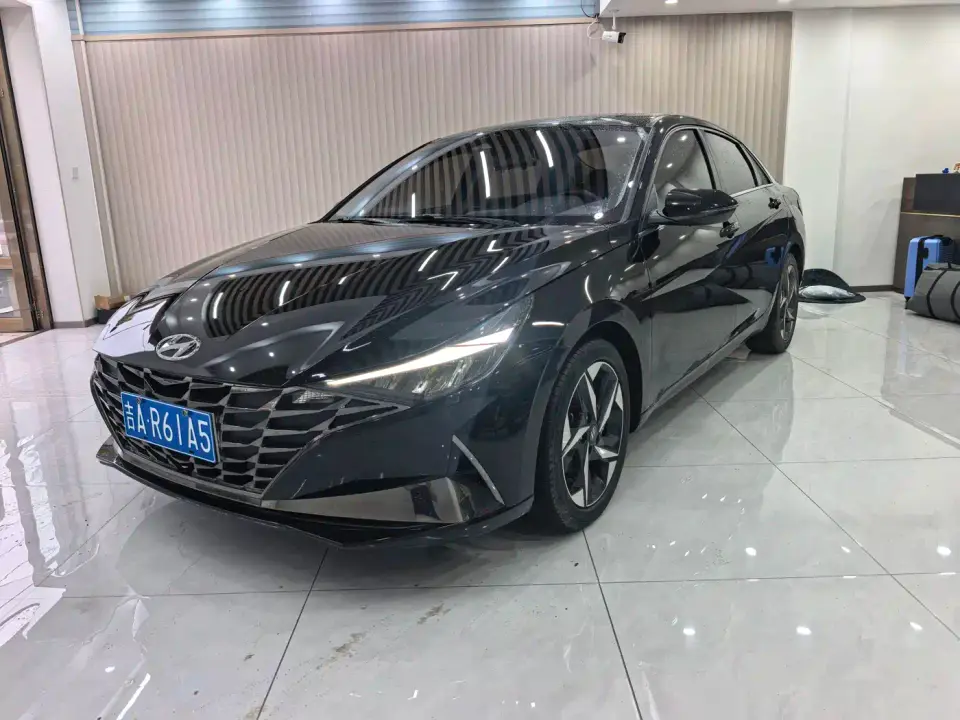 Hyundai Elantra 1.5L CVT LUX Premium Edition 2022