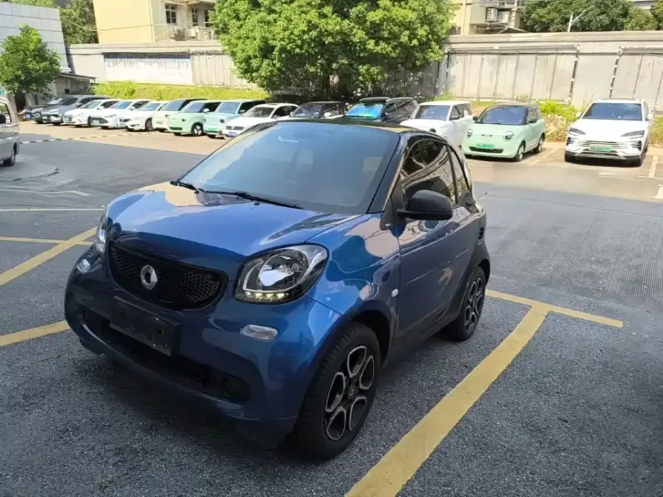 Smart fortwo 0.9T 66kW Hardtop Dynamic Edition China VI 2019
