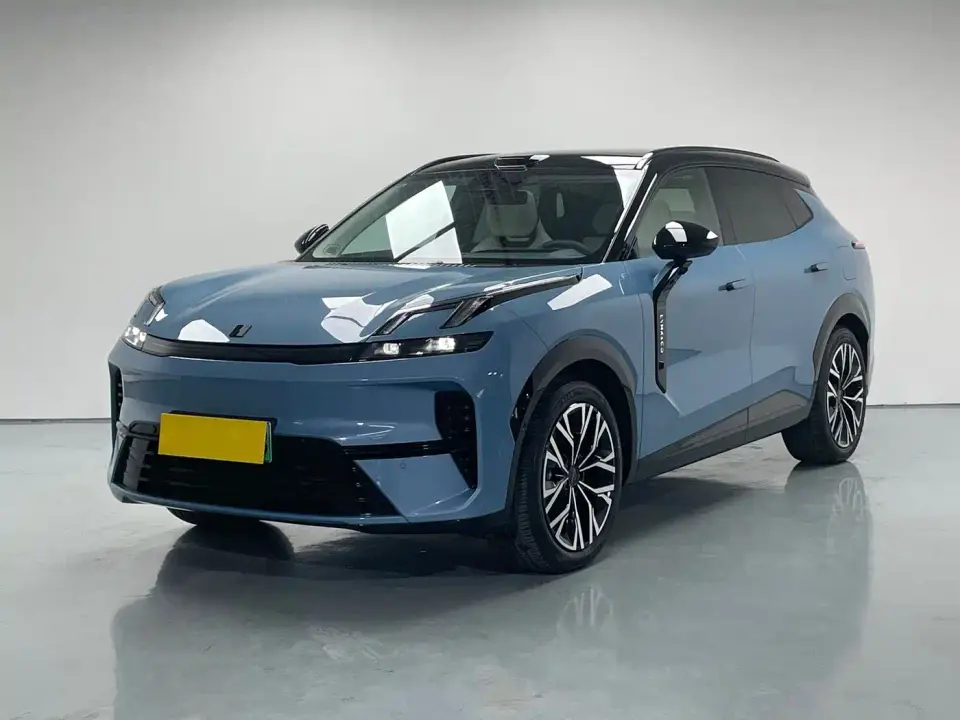 Lynk & Co 08 EM-P Model Base Trim 2025