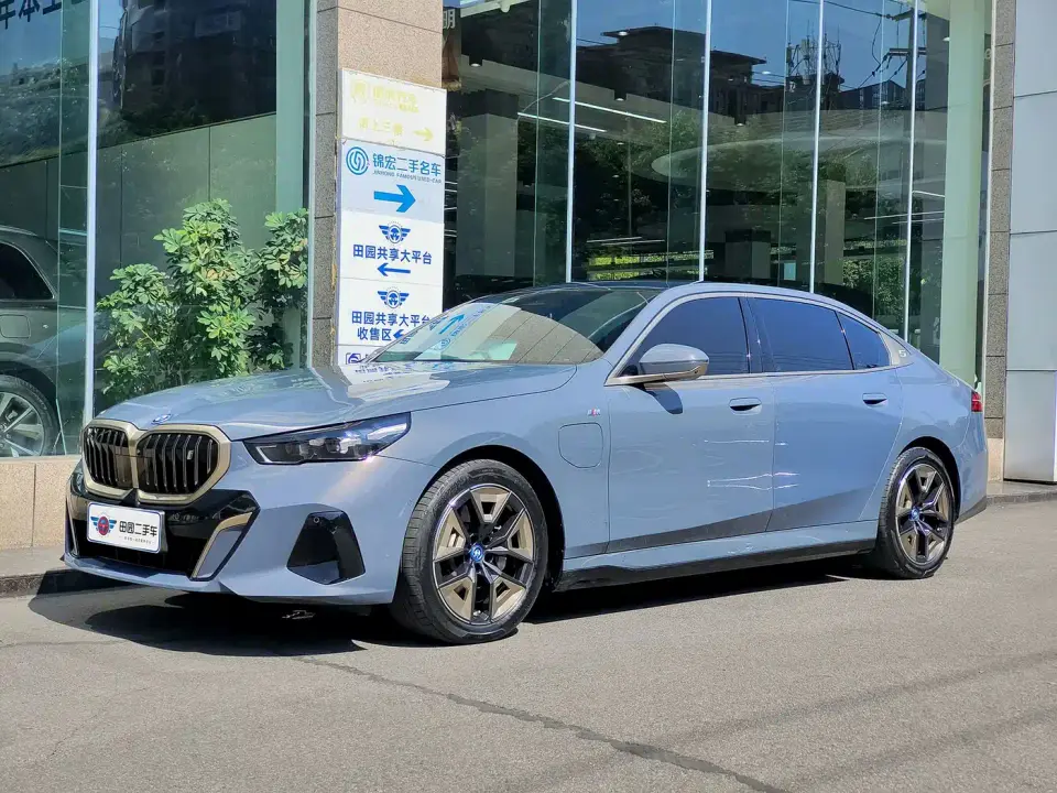 BMW i5 eDrive 35L Premium Model M Sport Package 2024