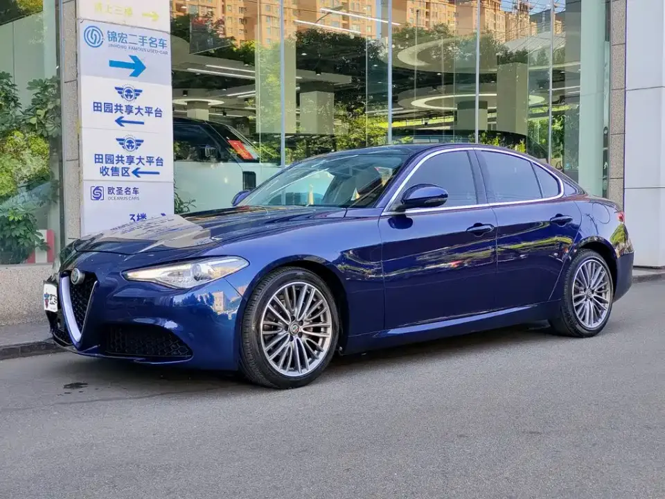 Alfa Romeo Giulia 2.0T 200HP Luxury Edition 2019