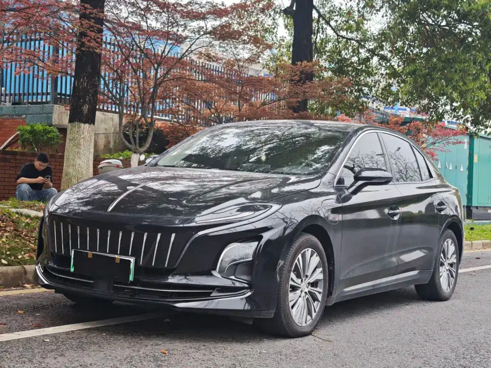 Hongqi E-QM5 431km Charging Enjoyment Edition 2023