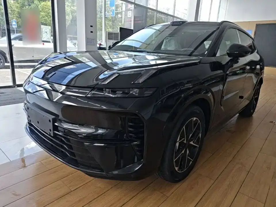 Lynk & Co 08 EM-P 4WD Performance 2026