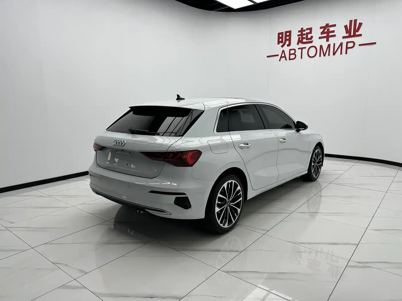 Audi A3 Model Sportback 35 TFSI Luxury Elegance 2023 — фото 9